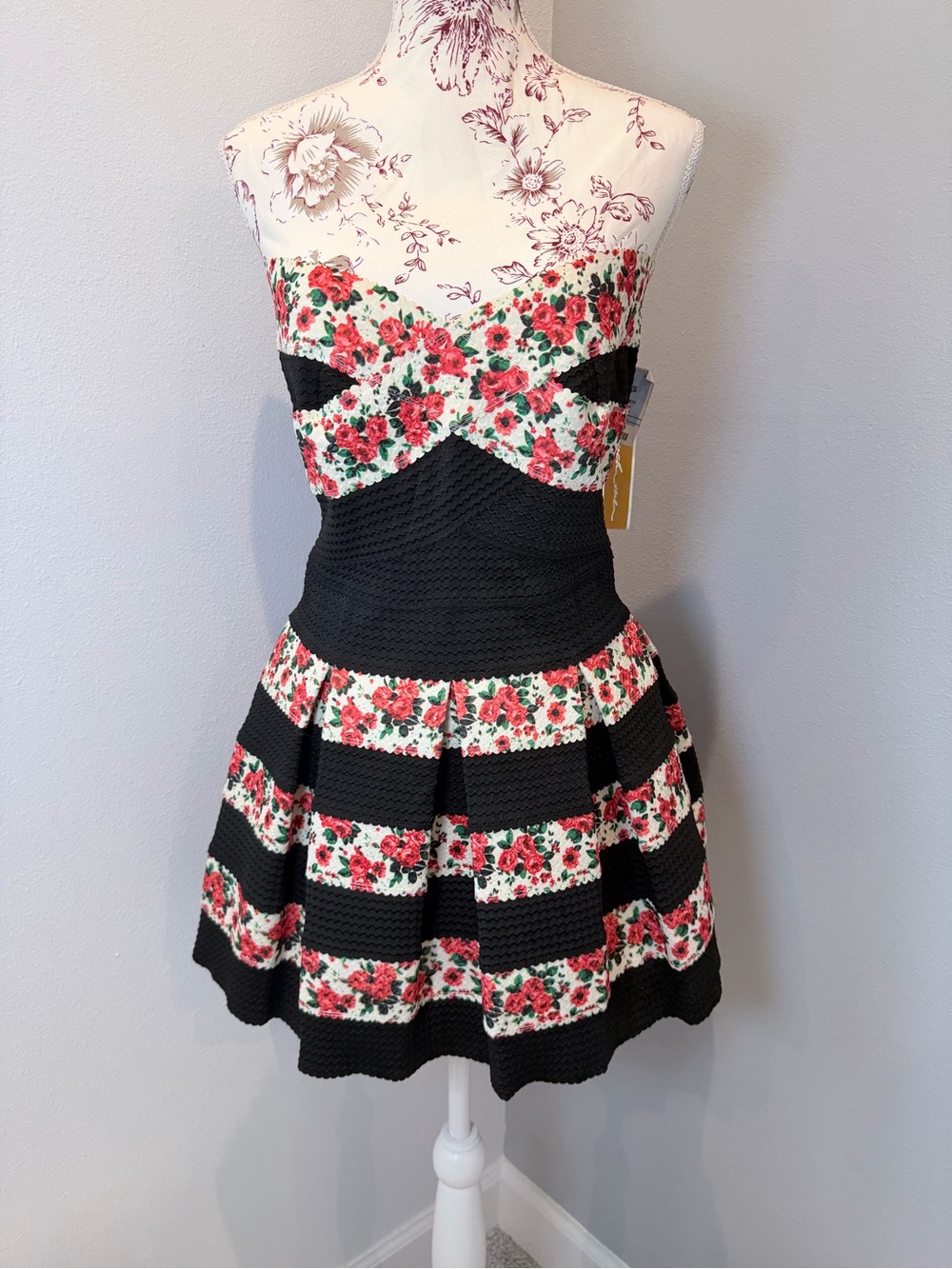 Touch Me Cottagecore Coquette Strapless Rose Dress Black Red NWT M
